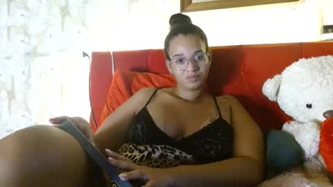 Snapshot of bonvivantb chatting on January 2025 04:02:01 AM Queen Bon Vivantt online show from January 2025 04:02:01 AM