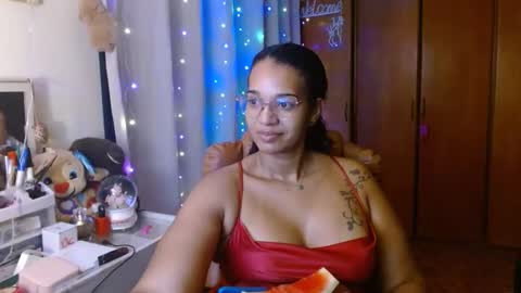 Snapshot of bonvivantb chatting on January 2025 05:29:01 AM Queen Bon Vivantt online show from January 2025 05:29:01 AM
