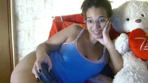 Snapshot of bonvivantb chatting on January 2025 03:38:01 AM Queen Bon Vivantt online show from January 2025 03:38:01 AM