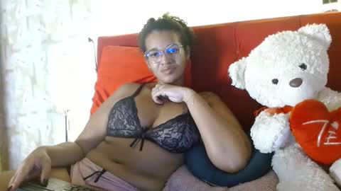 Snapshot of bonvivantb chatting on January 2025 01:09:01 PM Queen Bon Vivantt online show from January 2025 01:09:01 PM