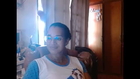 Snapshot of bonvivantb chatting on February 2025 07:40:02 PM Queen Bon Vivantt online show from February 2025 07:40:02 PM