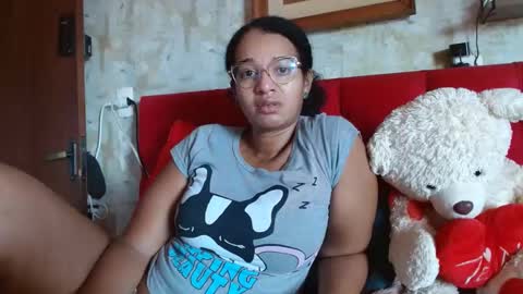 Snapshot of bonvivantb chatting on February 2025 01:40:01 PM Queen Bon Vivantt online show from February 2025 01:40:01 PM