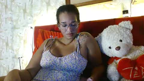 Snapshot of bonvivantb chatting on February 2025 10:54:01 PM Queen Bon Vivantt online show from February 2025 10:54:01 PM