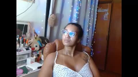 Snapshot of bonvivantb chatting on February 2025 01:24:01 AM Queen Bon Vivantt online show from February 2025 01:24:01 AM