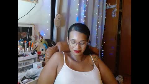 Snapshot of bonvivantb chatting on February 2025 12:03:01 AM Queen Bon Vivantt online show from February 2025 12:03:01 AM