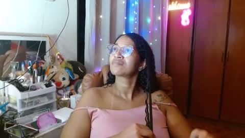 Snapshot of bonvivantb chatting on March 2025 01:21:01 AM Queen Bon Vivantt online show from March 2025 01:21:01 AM
