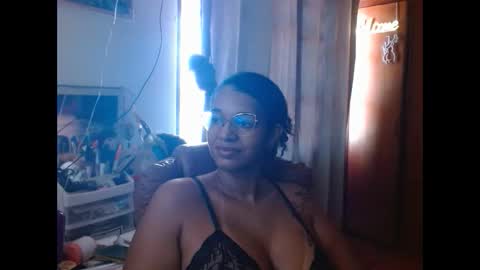 Snapshot of bonvivantb chatting on March 2025 02:40:01 PM Queen Bon Vivantt online show from March 2025 02:40:01 PM