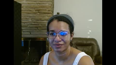 Snapshot of bonvivantb chatting on October 2025 12:13:02 PM Queen Bon Vivantt online show from October 2025 12:13:02 PM
