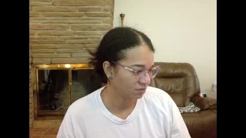 Queen Bon Vivantt online show from November 2025 02:05:01 PM