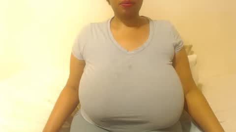 Snapshot of boobyqueen24 chatting on September 2025 03:54:01 AM boobyqueen online show from September 2025 03:54:01 AM