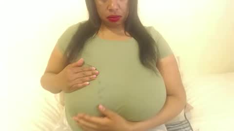 Snapshot of boobyqueen24 chatting on October 2025 05:13:01 AM boobyqueen online show from October 2025 05:13:01 AM