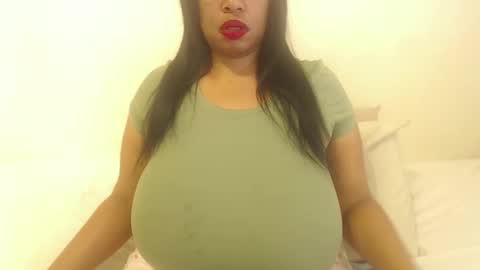 Snapshot of boobyqueen24 chatting on November 2025 05:10:02 AM boobyqueen online show from November 2025 05:10:02 AM