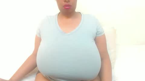 Snapshot of boobyqueen24 chatting on April 2026 10:05:01 AM boobyqueen online show from April 2026 10:05:01 AM