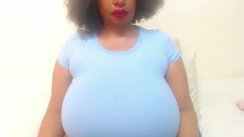 Snapshot of boobyqueen24 chatting on April 2026 06:45:01 PM boobyqueen online show from April 2026 06:45:01 PM