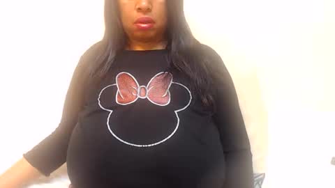 boobyqueen online show from June 2026 03:33:01 PM