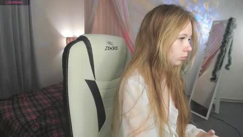 Milena online show from December 2025 02:39:01 AM