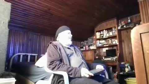 Snapshot of booshy chatting on January 2025 06:49:01 PM Booshwa online show from January 2025 06:49:01 PM