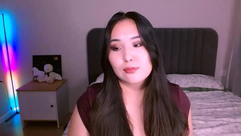 Mona online show from November 2025 05:13:01 PM