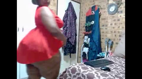 Snapshot of bootytwerkxxx chatting on February 2026 04:53:01 AM bootytwerkxxx online show from February 2026 04:53:01 AM