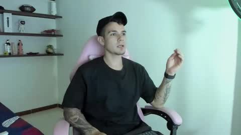 booyhott_ online show from December 2025 07:42:02 PM