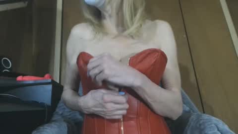 Snapshot of bored_housewife1985 chatting on March 2025 01:46:01 PM bored_housewife1985 online show from March 2025 01:46:01 PM