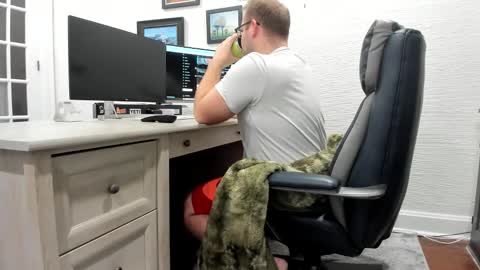 Snapshot of boredhorndog chatting on January 2025 03:53:02 AM Boredhorndog online show from January 2025 03:53:02 AM