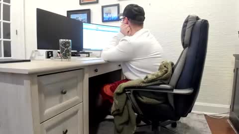 Snapshot of boredhorndog chatting on January 2025 08:42:01 PM Boredhorndog online show from January 2025 08:42:01 PM