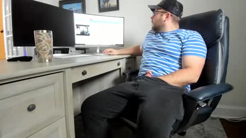 Snapshot of boredhorndog chatting on January 2025 03:58:02 PM Boredhorndog online show from January 2025 03:58:02 PM