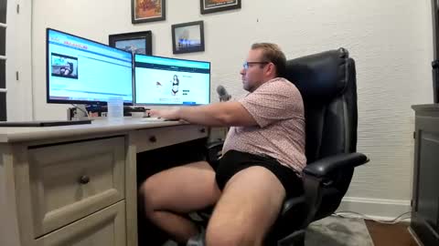 Snapshot of boredhorndog chatting on January 2025 04:27:01 AM Boredhorndog online show from January 2025 04:27:01 AM