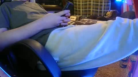 Snapshot of bowerboi1217 chatting on December 2025 02:18:01 AM Bowerboi1217 online show from December 2025 02:18:01 AM