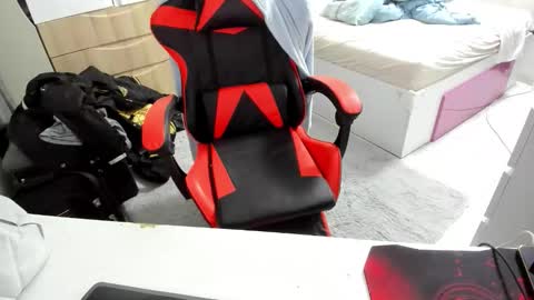 Snapshot of boy_boy22 chatting on December 2025 11:53:01 PM boy_boy22 online show from December 2025 11:53:01 PM