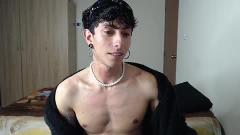 Snapshot of boy_fox_guys chatting on February 2025 12:25:02 AM Boy Astro online show from February 2025 12:25:02 AM