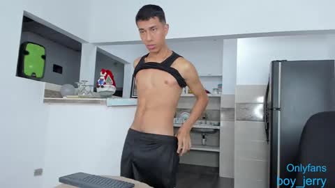 Snapshot of boy_jerry chatting on December 2024 04:23:02 AM boy_jerry online show from December 2024 04:23:02 AM