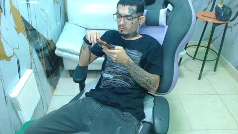 boy_tatto77 online show from May 2026 12:44:02 PM