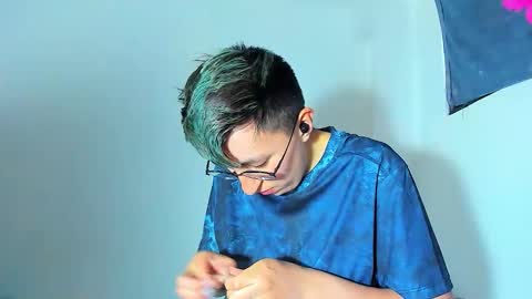 Snapshot of boy_trans chatting on December 2025 12:20:01 PM Edward ftm trans queerslave online show from December 2025 12:20:01 PM