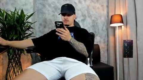 boyc02_ online show from December 2025 12:21:02 PM