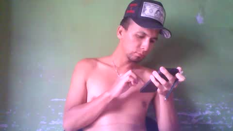 Snapshot of boycumlatino21 chatting on January 2025 09:08:01 PM Boy online show from January 2025 09:08:01 PM