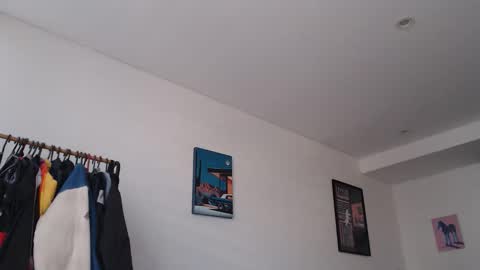 Felipe  online show from October 2025 08:05:01 PM