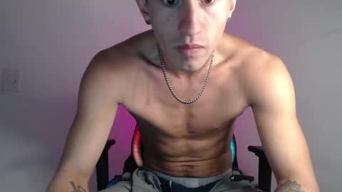 Snapshot of boyfriend_fuckme chatting on December 2025 03:33:02 AM Felipe online show from December 2025 03:33:02 AM