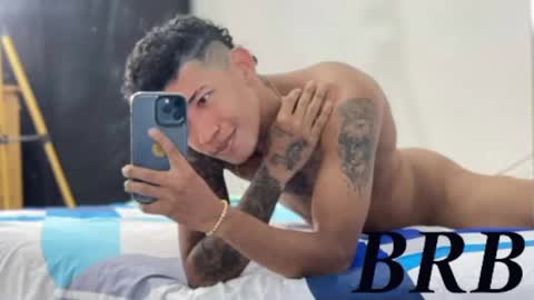 Snapshot of boyhot_sw chatting on December 2024 02:27:01 AM boyhot_sw online show from December 2024 02:27:01 AM