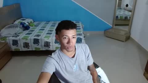 Snapshot of boyhot_sw chatting on February 2025 01:19:01 AM boyhot_sw online show from February 2025 01:19:01 AM