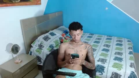 Snapshot of boyhot_sw chatting on February 2025 05:37:01 AM boyhot_sw online show from February 2025 05:37:01 AM