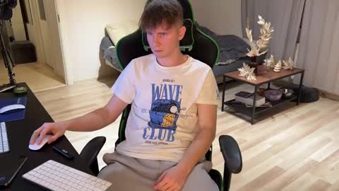 Eddie online show from December 2024 05:53:02 PM