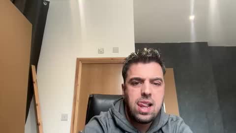 Snapshot of boyofficeboy chatting on April 2026 11:28:01 AM boyofficeboy online show from April 2026 11:28:01 AM