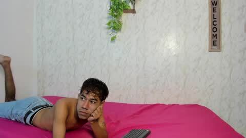 Snapshot of boys_hotparty chatting on March 2026 01:27:02 AM ALEX - TAYLER -MIKE online show from March 2026 01:27:02 AM