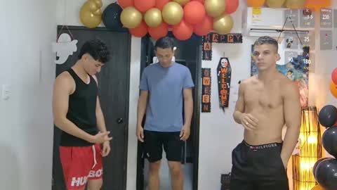 Snapshot of boysgang_sex chatting on October 2025 11:39:02 AM Angelo Mark Fernando Taylor online show from October 2025 11:39:02 AM