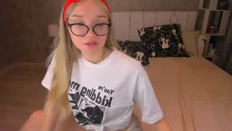Snapshot of boysloveblondee chatting on January 2025 11:32:01 PM BoysLoveBlondee online show from January 2025 11:32:01 PM