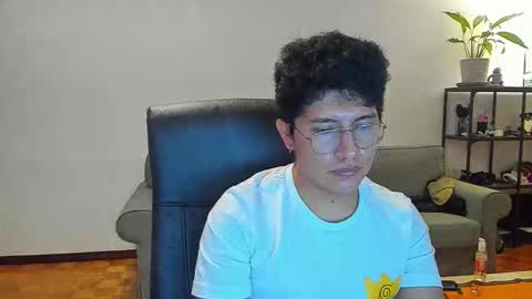 Snapshot of boytwink_20 chatting on November 2025 10:32:02 PM boytwink_20 online show from November 2025 10:32:02 PM