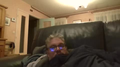 Snapshot of bozo81 chatting on November 2025 04:29:01 PM bozo81 online show from November 2025 04:29:01 PM