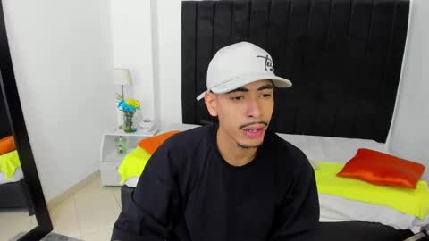 Snapshot of brad_usma chatting on February 2025 04:06:01 AM BRAD USMA online show from February 2025 04:06:01 AM